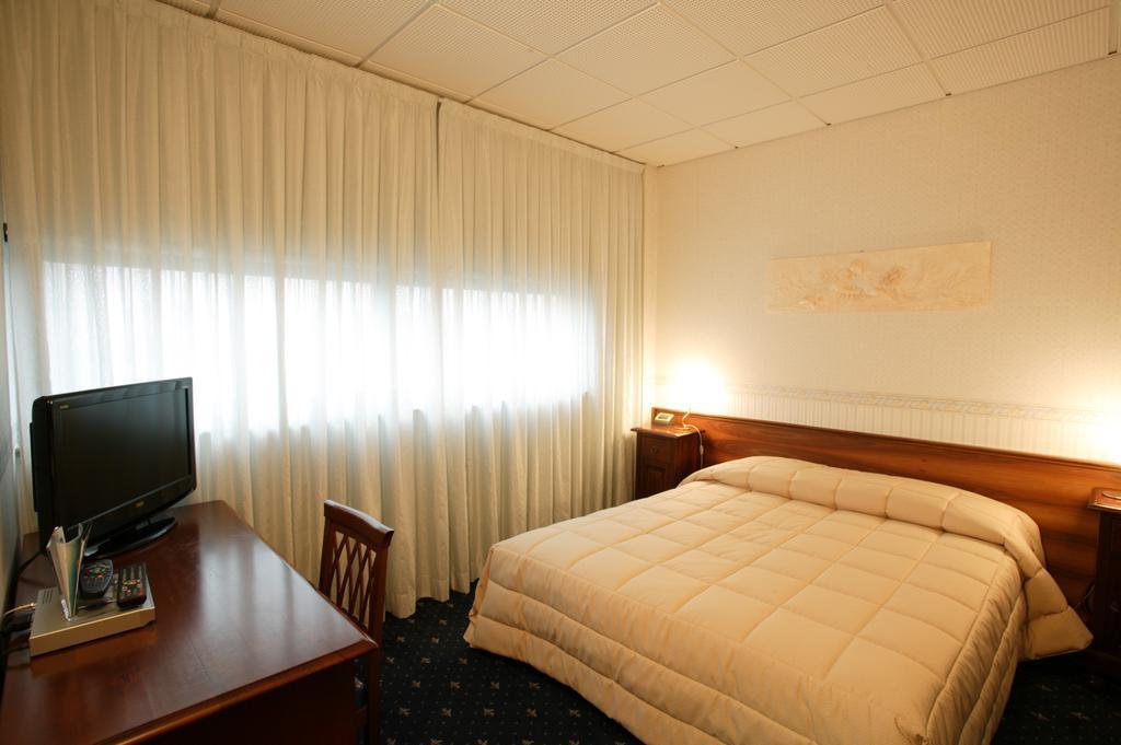 Hotel Alexander Cesena Zewnętrze zdjęcie